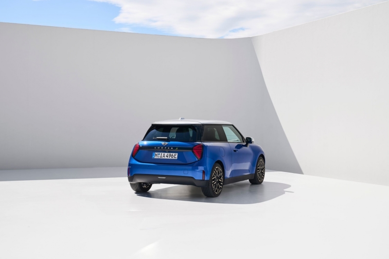 The New MINI Cooper SE