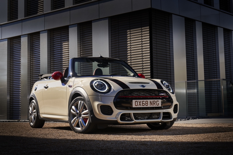 MINI CABRIO (F57) 08