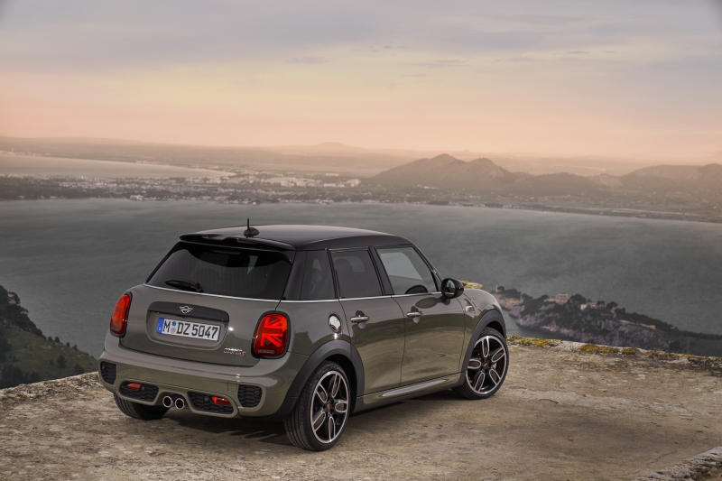 MINI (F55) 01